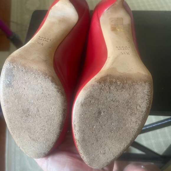 Classic Gucci red pump - Picture 3 of 5